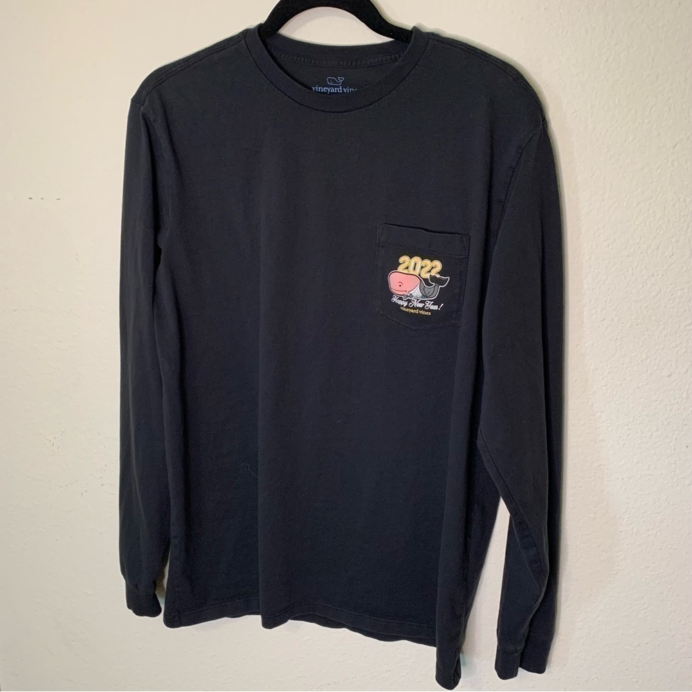 Men's Vineyard Vines 2022 New Years Black Long Sleeve Tee Shirt Size Medium